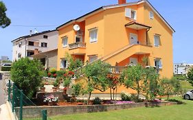 Apartmani Mladenka